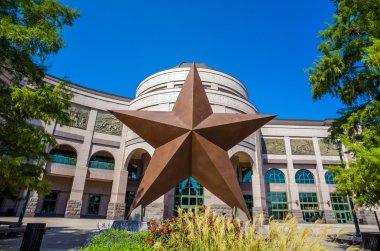 Texas Star Bob Bullock Texas devlet geçmiş Museu önünde