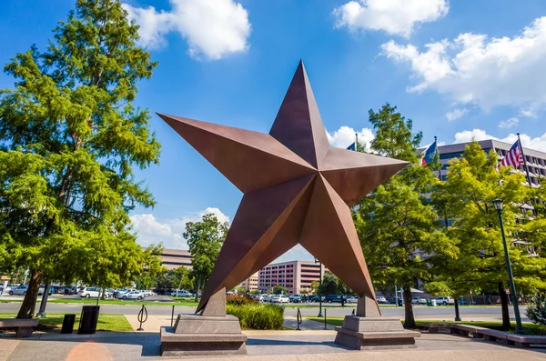 Texas Star перед Музеем истории штата Техас имени Боба Буллока — стоковое фото