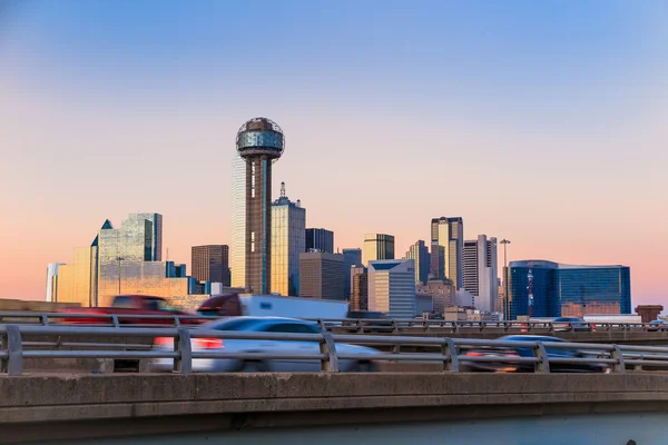 Dallas City skyline in schemerlicht — Stockfoto