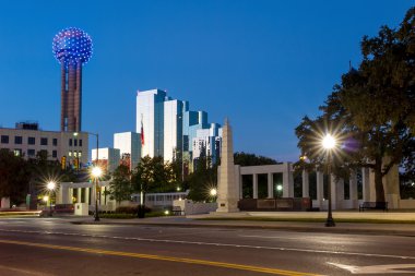 Dealy Plaza ve onun çevresindeki binalar Dallas