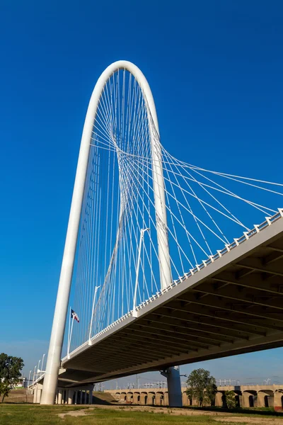 Margaret Hunt Hill Bridge em Dallas — Fotografia de Stock