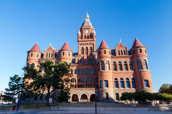 El Palacio de Justicia del Condado de Dallas también conocido como el Museo Rojo Antiguo — Foto de Stock