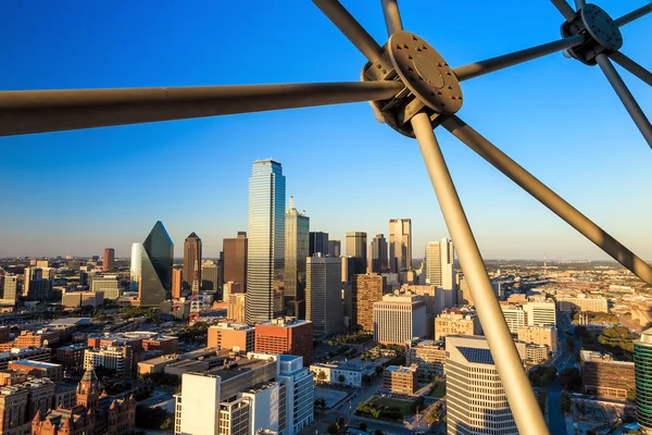 Dallas, Texas városkép a kék ég, a naplemente — Stock Fotó