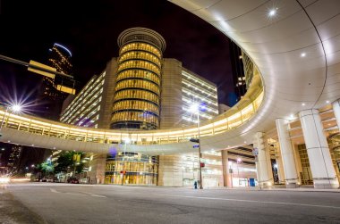 Gece Houston, Teksas'ın merkezindeki gökdelenler