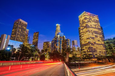 Rush hour sırasında Downtown Los Angeles manzarası