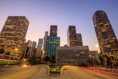 Rush hour sırasında Downtown Los Angeles manzarası