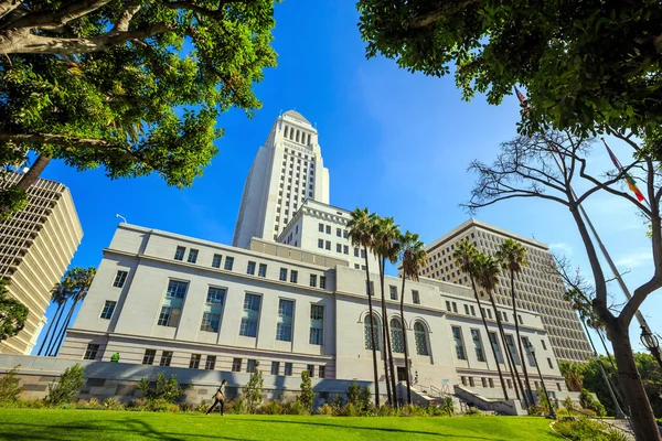 Historic Los Angeles City Hall with blue sky — Stock Photo, Image