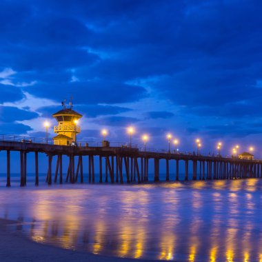 Huntington Beach iskelesinden gündoğumu
