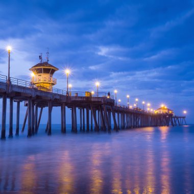 Huntington Beach iskelesinden gündoğumu