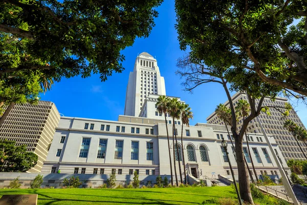 Historic Los Angeles City Hall with blue sky — Zdjęcie stockowe