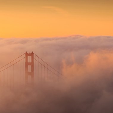 Golden Gate Köprüsü ve San Francisco şehir merkezi, ABD