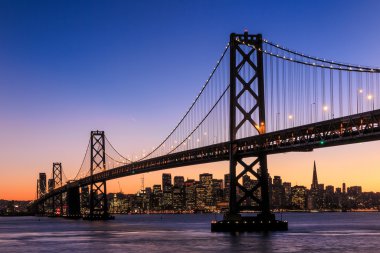gün batımında, california san francisco manzarası ve bay bridge
