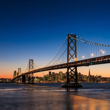 gün batımında, california san francisco manzarası ve bay bridge
