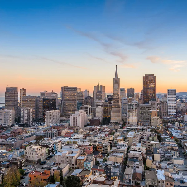 Όμορφη θέα από το επιχειρηματικό κέντρο στο κέντρο του San Francisco — Φωτογραφία Αρχείου