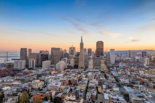 Όμορφη θέα από το επιχειρηματικό κέντρο στο κέντρο του San Francisco — Φωτογραφία Αρχείου