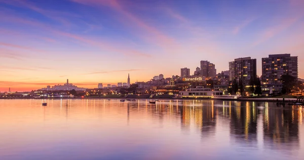 Praça Ghirardelli ao pôr-do-sol — Fotografia de Stock