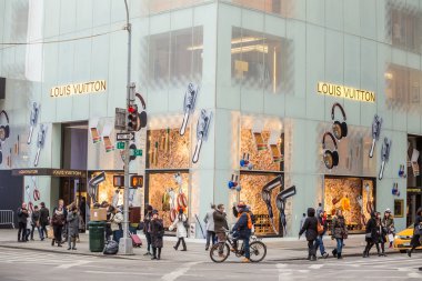 Alışveriş caddesi 5th Avenue NYC