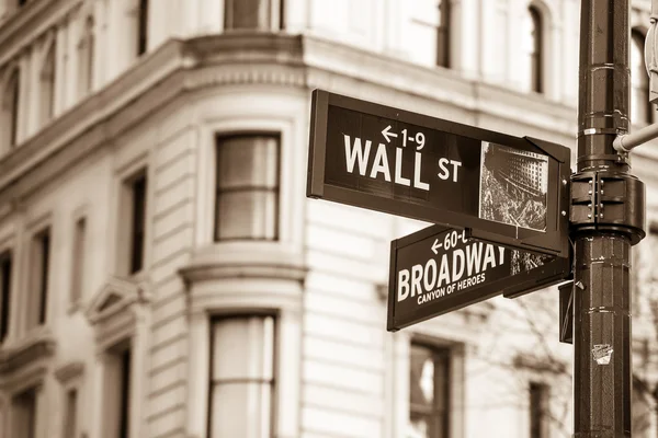 Wall street sign in New York — Stock Photo, Image