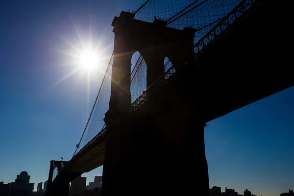 Silhouette view of Brooklyn Bridge — Stock Photo, Image