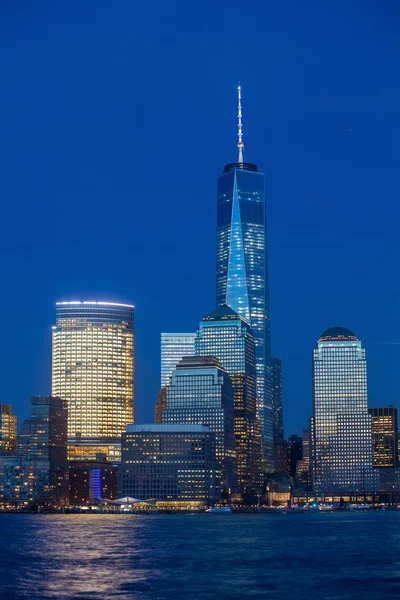 Manhattan skyline aus jersey in der dämmerung, new york — Stockfoto