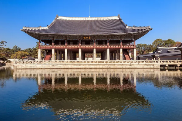 Gyeonghoeru 皇家宴会大厅. — 图库照片