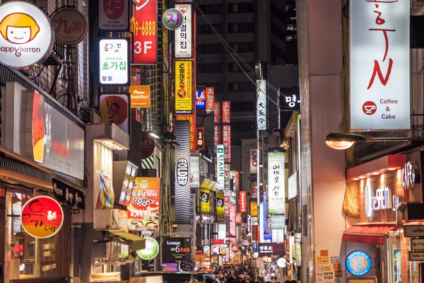 Myeong-Dong luzes de néon em Seul — Fotografia de Stock