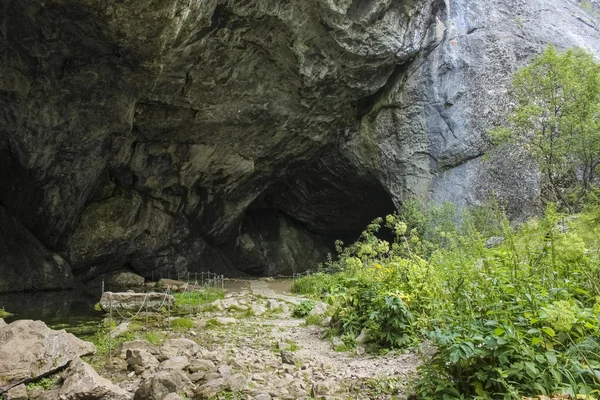 Grotta Shulgan Tash. La grotta di Kapova. Repubblica di Bashkortostan nei monti Urali meridionali della Russia . — Foto Stock