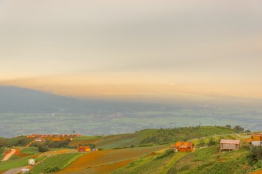 güzel dağ günbatımı manzaralı Teras