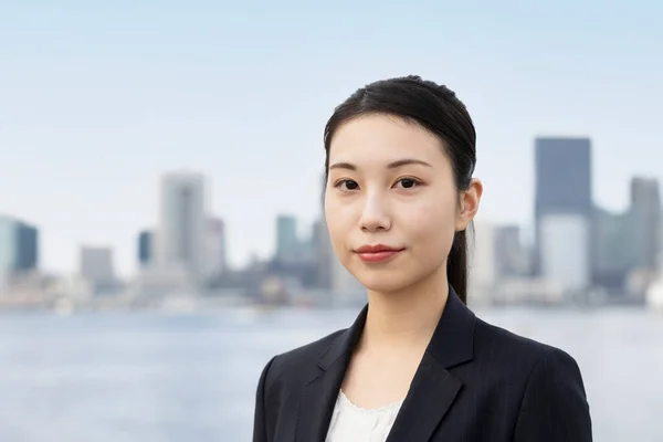 Aziatisch Jong Zakenvrouw Tokyo Stad Scape Fijne Dag — Stockfoto