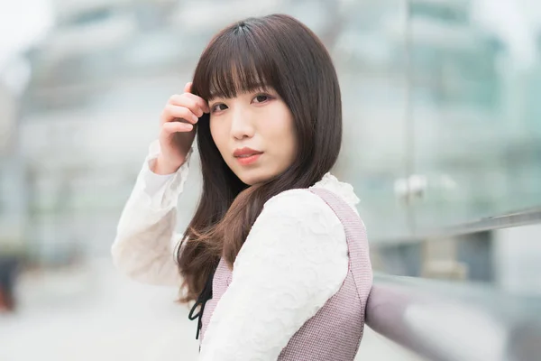 Retrato Jovem Mulher Japonesa Livre Dia Nublado — Fotografia de Stock