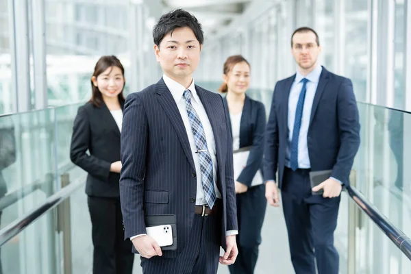 Zakenman Zijn Business Team Staan Kantoor — Stockfoto