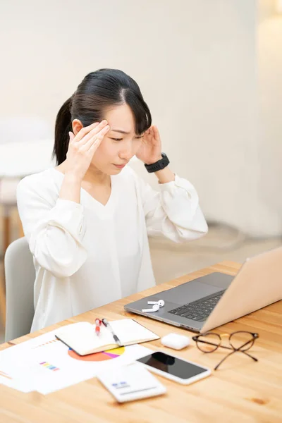 Asian Young Woman Suffering Headache Work — Stock Photo, Image