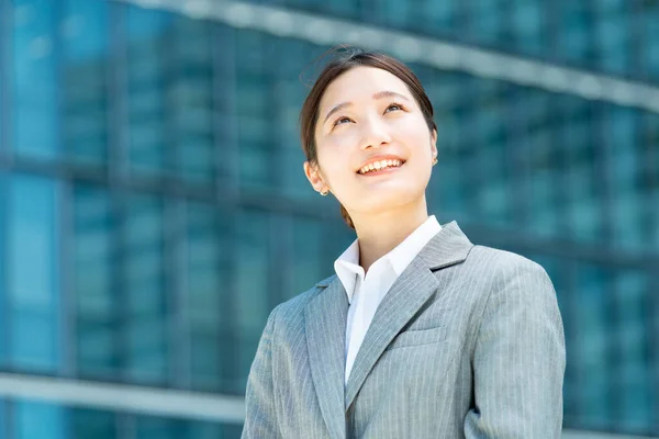 Portrait Young Asian Business Woman Office District — Stockfoto