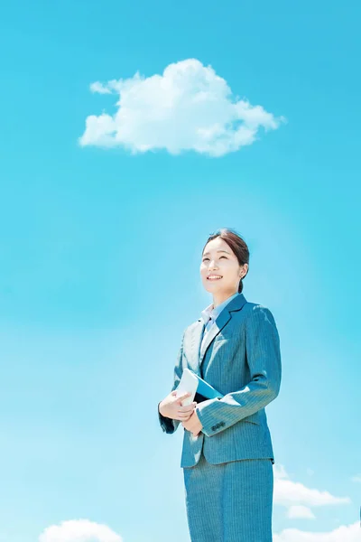 Young Asian Business Woman Standing Blue Sky — Stockfoto