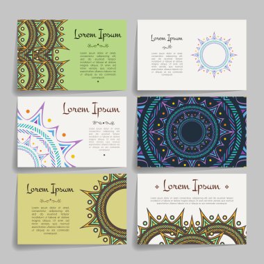 Vektör tasarım şablonları kümesi. Çiçek daire süsleme ile kartvizit. Mandala stili.