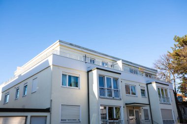 Münih 'teki modern ev, düz çatı, pürüzsüz yüzey