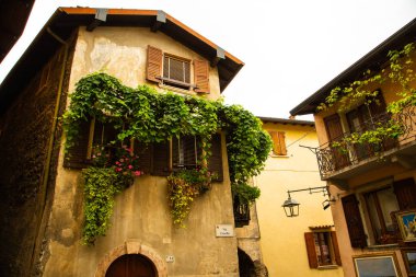 İtalya, Garda Gölü üzerindeki eski Malcesine kasabası