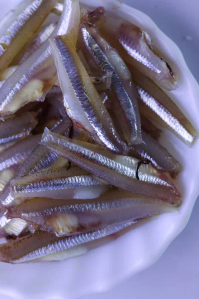 Sardinhas Anchovas Limpas Cruas Frescas Para Cozinhar Foco Seletivo Área — Fotografia de Stock