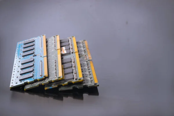 Moduli Memoria Del Computer Ram Ddr Isolati Sfondo Nero — Foto Stock