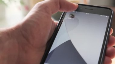Kulüp uygulaması kullanılıyor. Kulüp başvurusu olan akıllı telefonu kapat. Moskova 19 Şubat 2021
