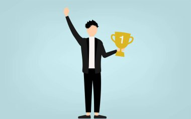 Elinde bir kupayla sevinen bir adam