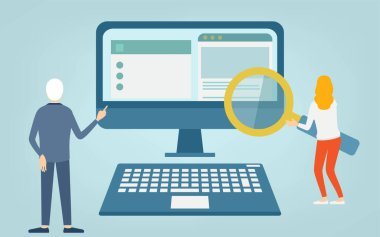 Bilgisayarda yaşlı bir adamın talimatıyla araştırma yapan bir kadın.