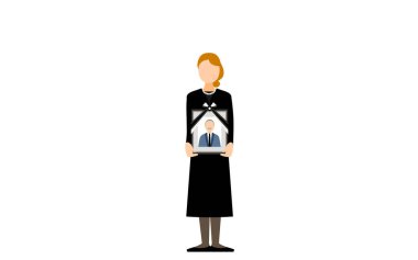 Kocasının merhum eşinin yanında duran son sınıf öğrencisi kadın.