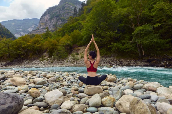 Clases Yoga Naturaleza Concepto Practicar Deportes Solos Exclusión Social Una — Foto de Stock