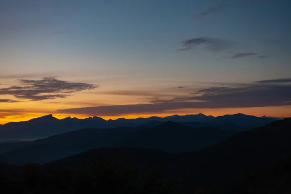 Vista Panorámica Las Montañas Contra Cielo Durante Amanecer Majestuoso Amanecer —  Fotos de Stock