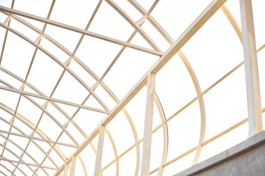 Modern yeraltı geçidi. Cam geçiş çatısı