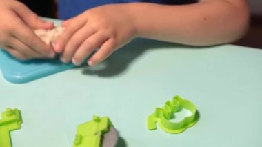 Çocuklar için heykel ve kil modelleme.