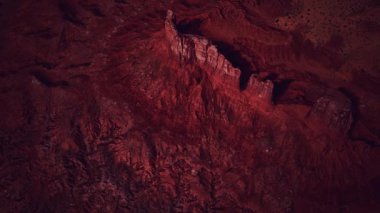 Kızıl kaya çölünün havadan görünüşü