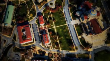 Yaz mevsiminde konut manzarası