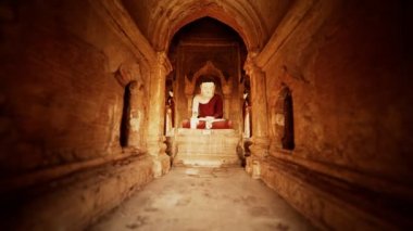 Bagan Eim ya kyaung Myanmar 'daki antik tapınakların içinde.